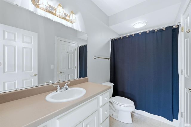 12015 Sycamore Lakes Court, Fort Wayne, IN 46814