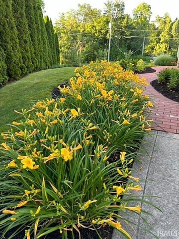 12015 Sycamore Lakes Court, Fort Wayne, IN 46814