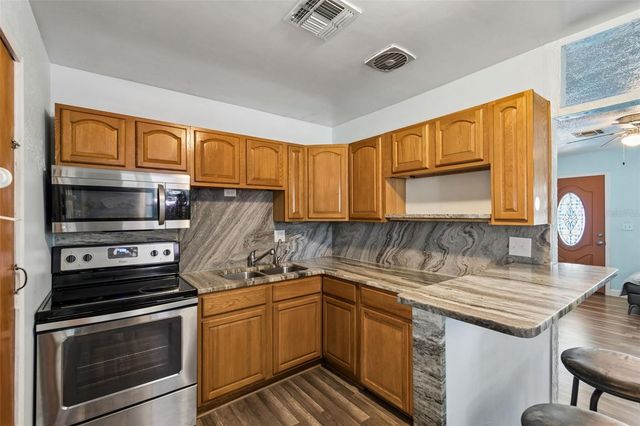 1038 CANAL DRIVE W, Lakeland, FL 33801