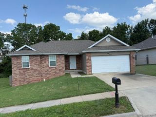 3346 South Cottage Avenue, Springfield, MO 65807