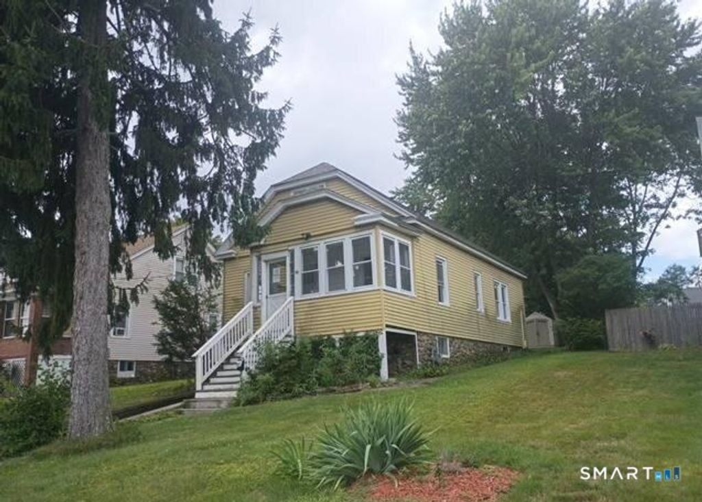 75 Wacona Avenue, Waterbury, CT 06705