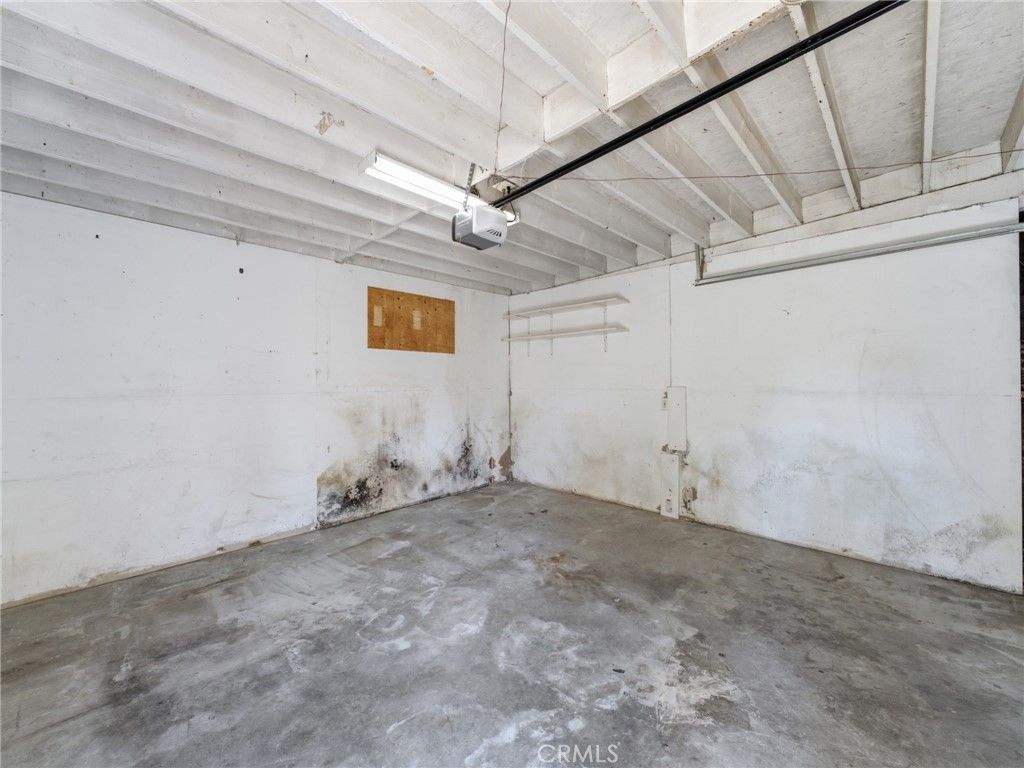 Image 10 of property listing at 6307 S Harcourt Avenue, Los Angeles, CA 90043
