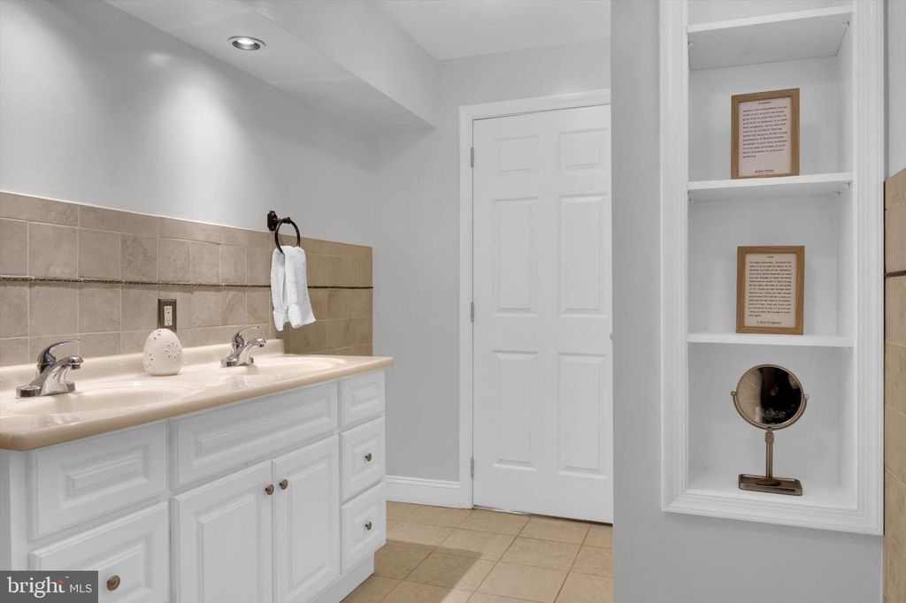 Image 52 of property listing at 6408 HEDGEWICK CT, La Plata, MD 20646