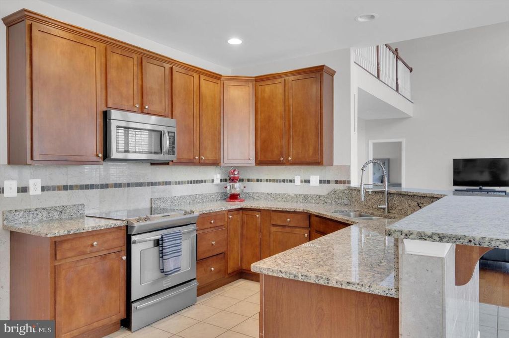Image 7 of property listing at 6408 HEDGEWICK CT, La Plata, MD 20646