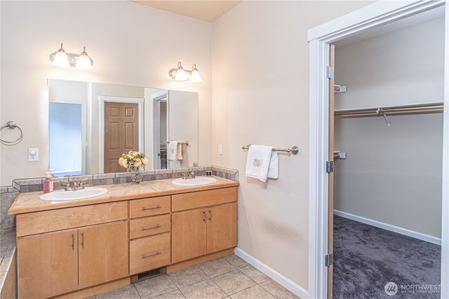 4000 NE Breakwater Court, Bremerton, WA 98311