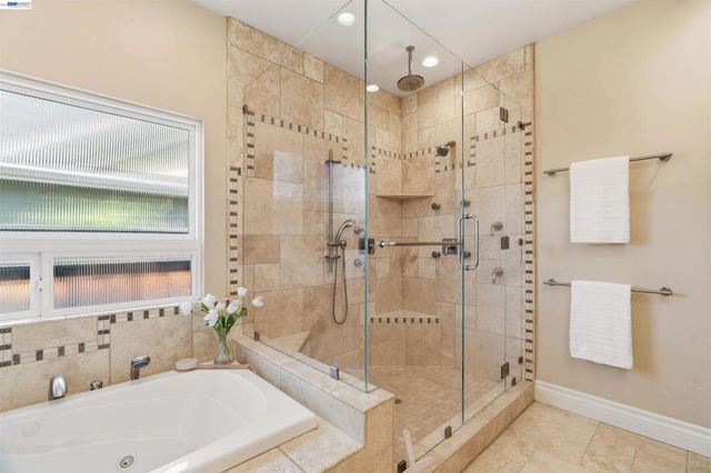 4071 Walnut Dr, Pleasanton, CA 94566