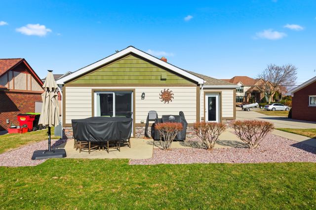 38310 Huron Pointe Drive, Harrison Twp, MI 48045