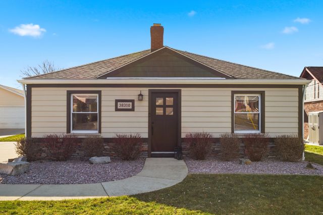 38310 Huron Pointe Drive, Harrison Twp, MI 48045