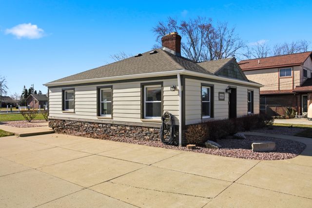 38310 Huron Pointe Drive, Harrison Twp, MI 48045