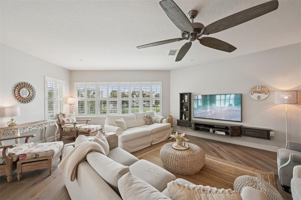 Image 3 of property listing at 3420 77TH STREET W 101, Bradenton, FL 34209