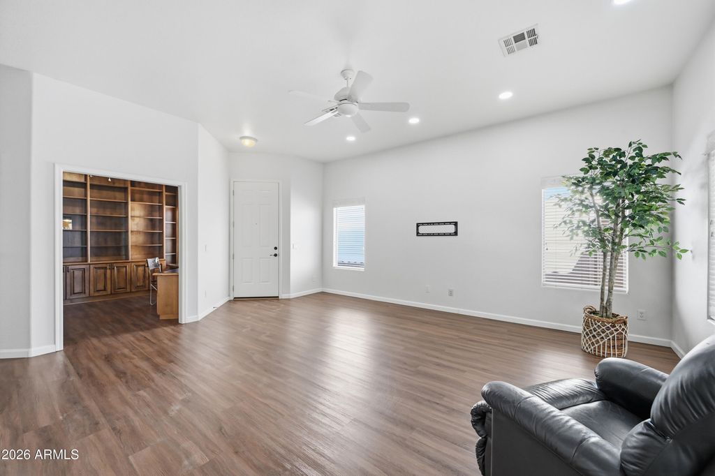 Image 7 of property listing at 6720 E ENCANTO Street 60, Mesa, AZ 85205