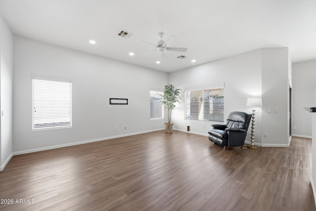 Image 8 of property listing at 6720 E ENCANTO Street 60, Mesa, AZ 85205