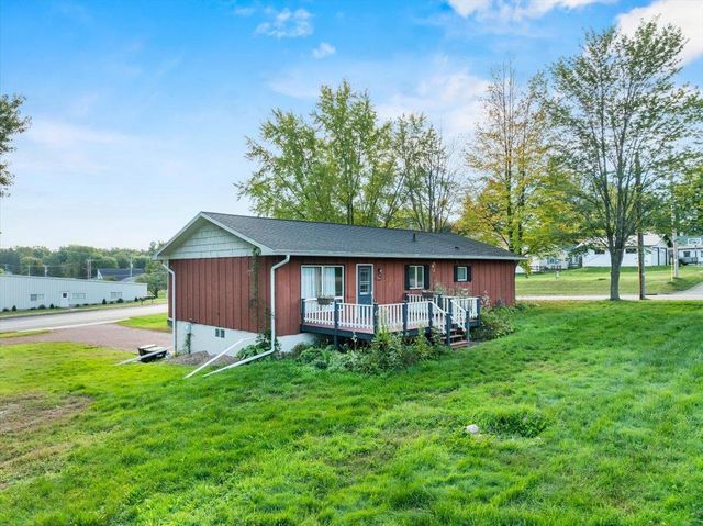 104 W BEGLEY STREET, Greenwood, WI 54437