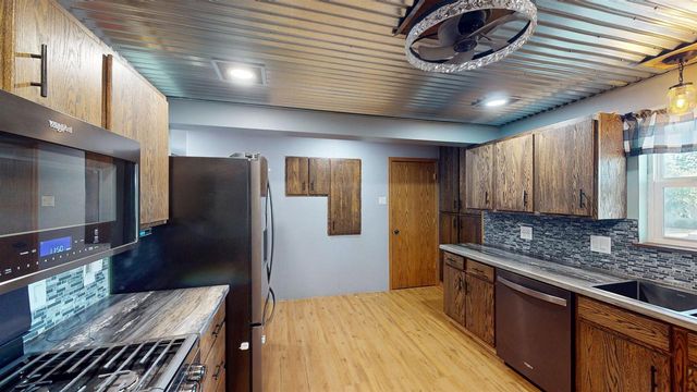 104 W BEGLEY STREET, Greenwood, WI 54437