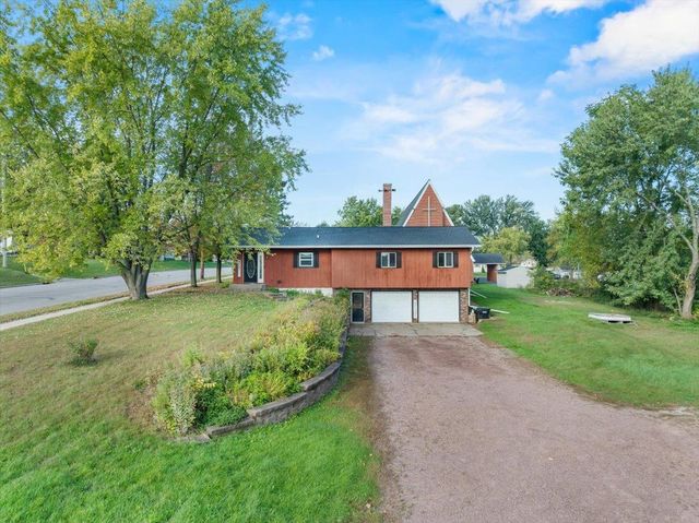 104 W BEGLEY STREET, Greenwood, WI 54437