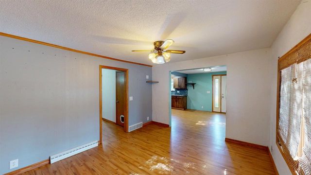 104 W BEGLEY STREET, Greenwood, WI 54437