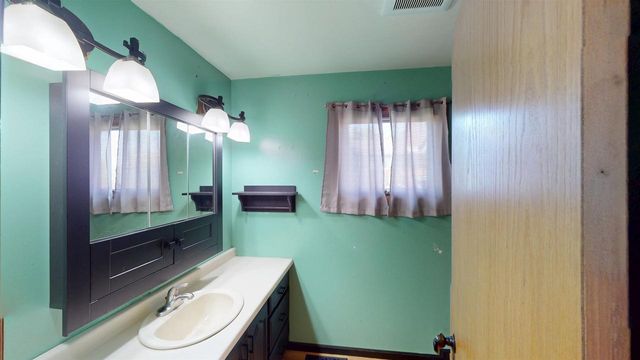 104 W BEGLEY STREET, Greenwood, WI 54437