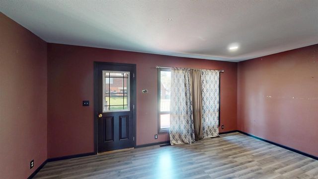 104 W BEGLEY STREET, Greenwood, WI 54437