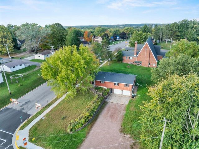 104 W BEGLEY STREET, Greenwood, WI 54437