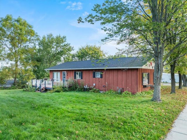 104 W BEGLEY STREET, Greenwood, WI 54437