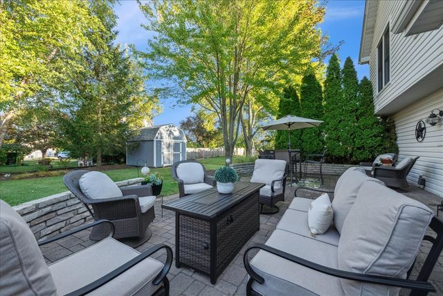 1110 Cedar Creek Drive, Lake Zurich, IL 60047