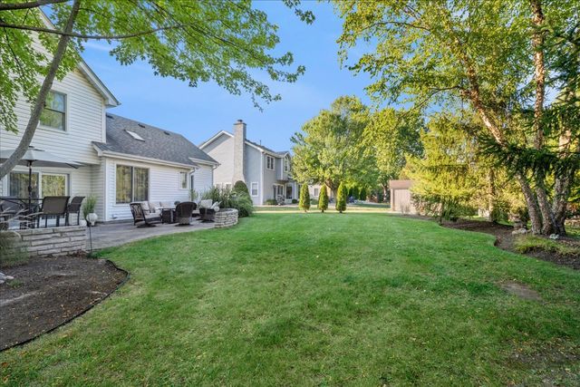 1110 Cedar Creek Drive, Lake Zurich, IL 60047