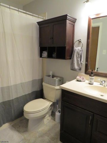 13228 Dell Pl 228, Stanhope Boro, NJ 07874