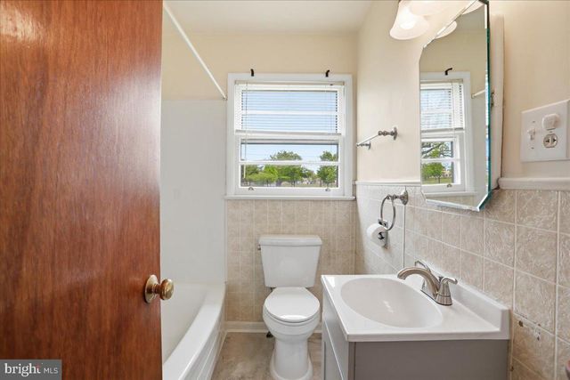 148 BAKER RD, Martinsburg, WV 25405