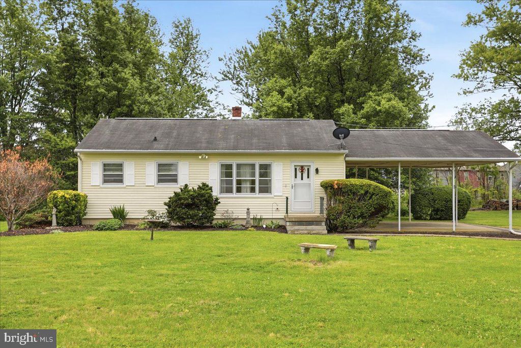 148 BAKER RD, Martinsburg, WV 25405