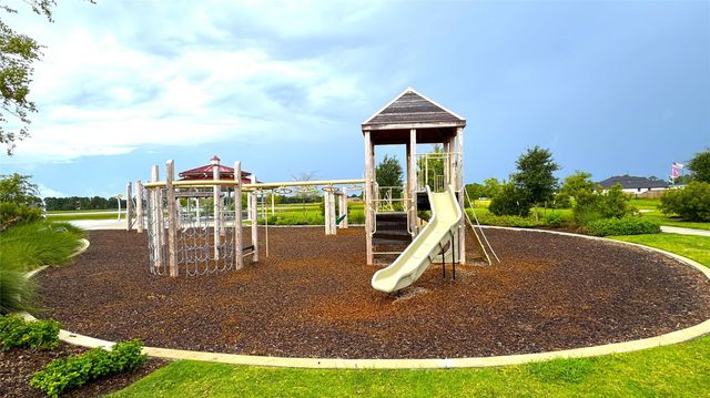 402 Dorion Lagoon Drive, Crosby, TX 77532