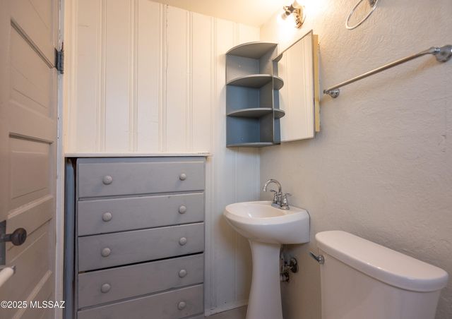2506 E Seneca Street, Tucson, AZ 85716