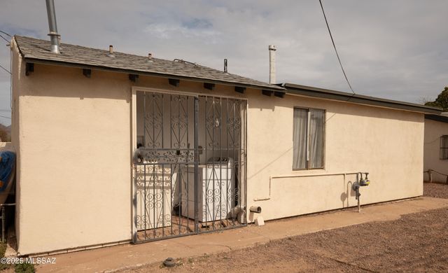 2506 E Seneca Street, Tucson, AZ 85716