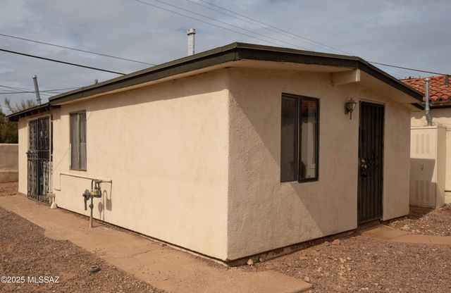 2506 E Seneca Street, Tucson, AZ 85716
