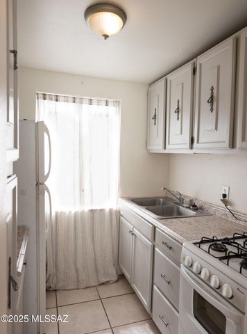 2506 E Seneca Street, Tucson, AZ 85716