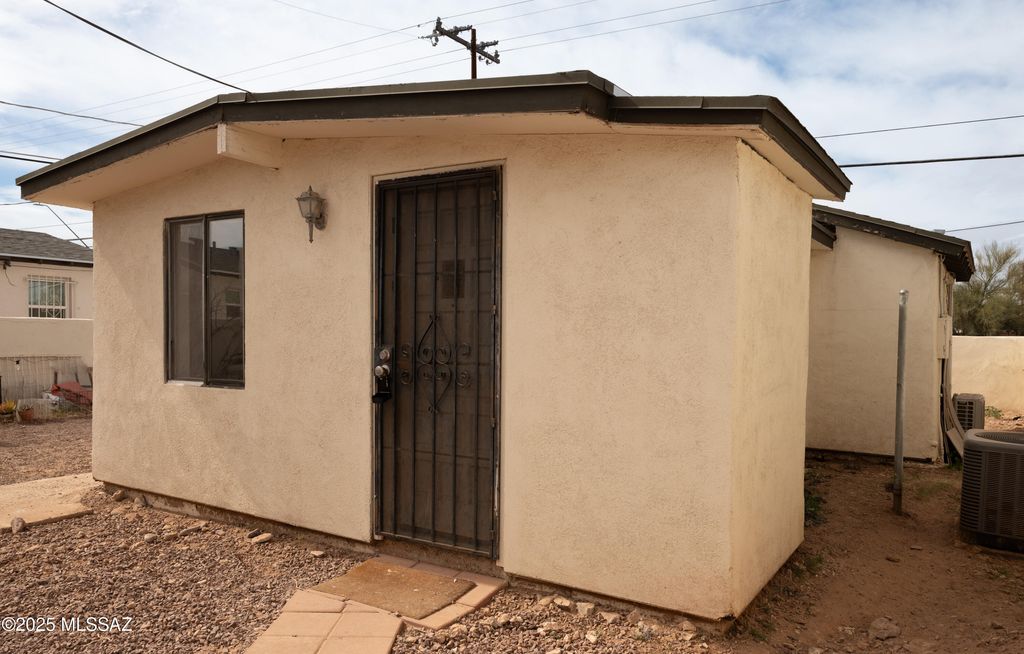 2506 E Seneca Street, Tucson, AZ 85716