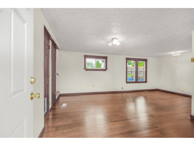 405 Ne 115TH Cir, Vancouver, WA 98685