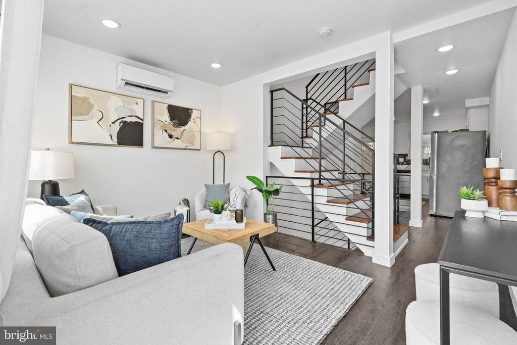 39 W WILDEY ST, PHILADELPHIA, PA 19123 — exterior