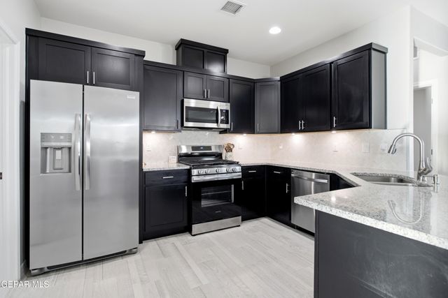 10608 HIDDEN CHAPEL Place, El Paso, TX 79924
