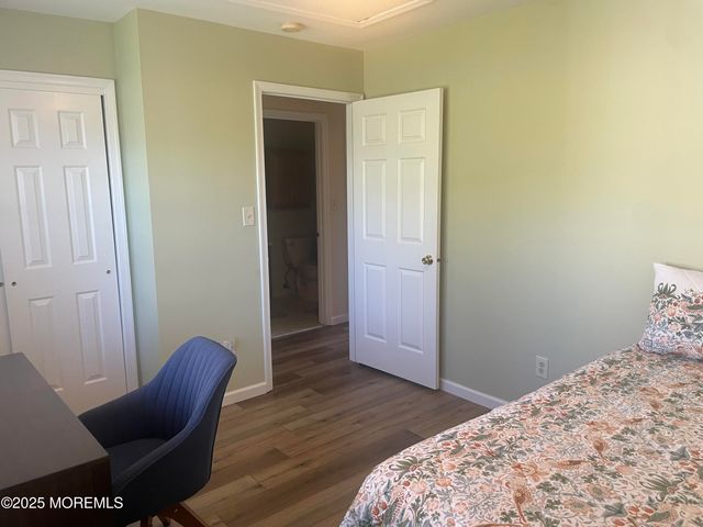 55 Farnworth Close 1000, Freehold, NJ 07728