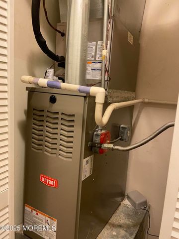 55 Farnworth Close 1000, Freehold, NJ 07728