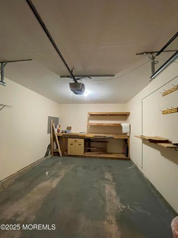 55 Farnworth Close 1000, Freehold, NJ 07728