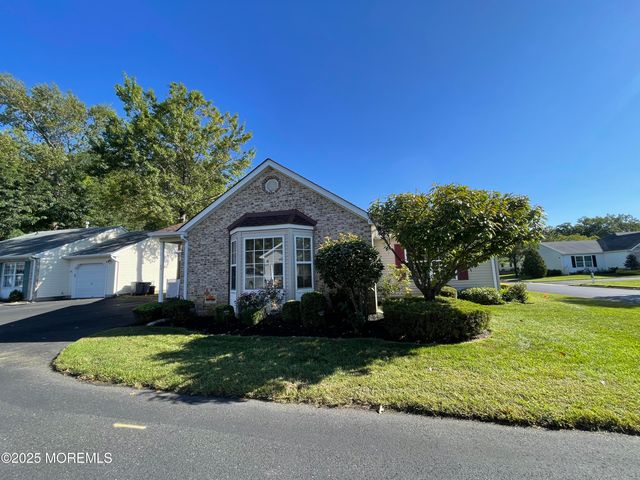 55 Farnworth Close 1000, Freehold, NJ 07728