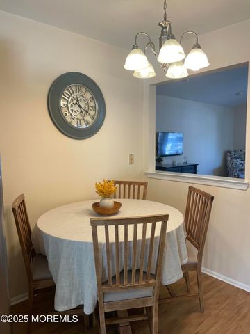 55 Farnworth Close 1000, Freehold, NJ 07728