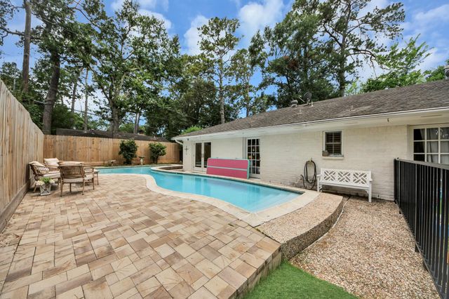 10115 Holly Springs Drive, Houston, TX 77042
