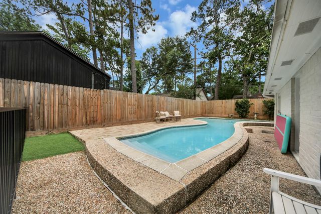 10115 Holly Springs Drive, Houston, TX 77042
