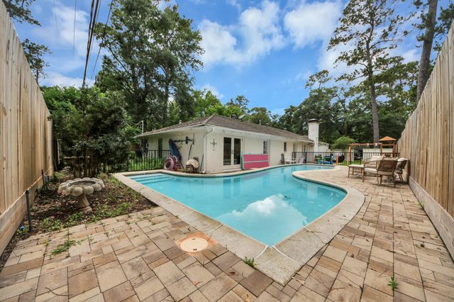 10115 Holly Springs Drive, Houston, TX 77042