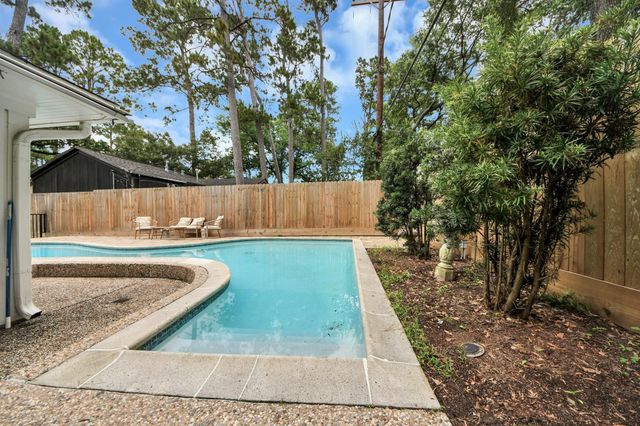 10115 Holly Springs Drive, Houston, TX 77042