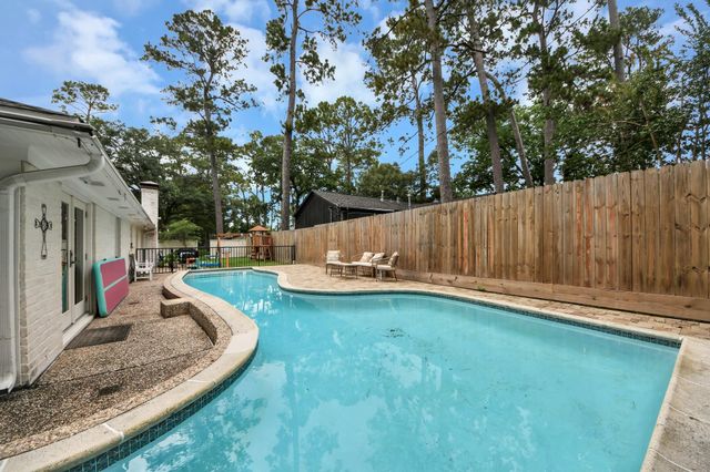 10115 Holly Springs Drive, Houston, TX 77042