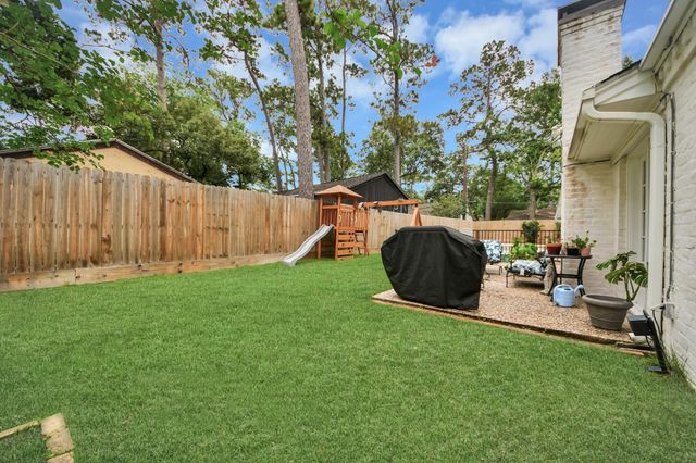 10115 Holly Springs Drive, Houston, TX 77042
