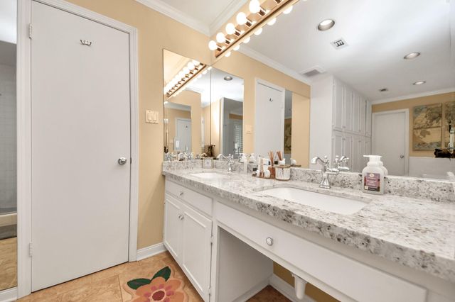 10115 Holly Springs Drive, Houston, TX 77042